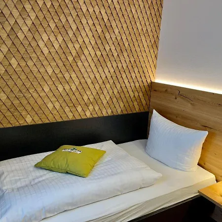 Hotel Metzgerei Drei Linden 3*