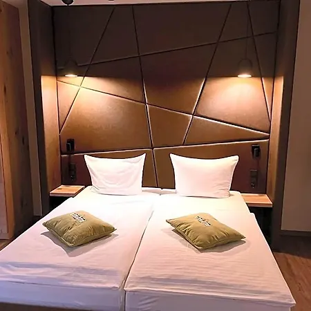 Hotel Metzgerei Drei Linden 3*